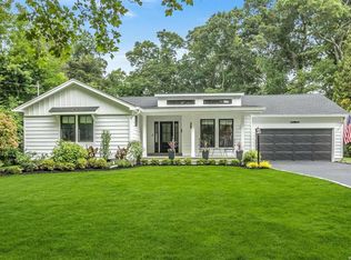 10 Skyline Dr, Huntington, NY
