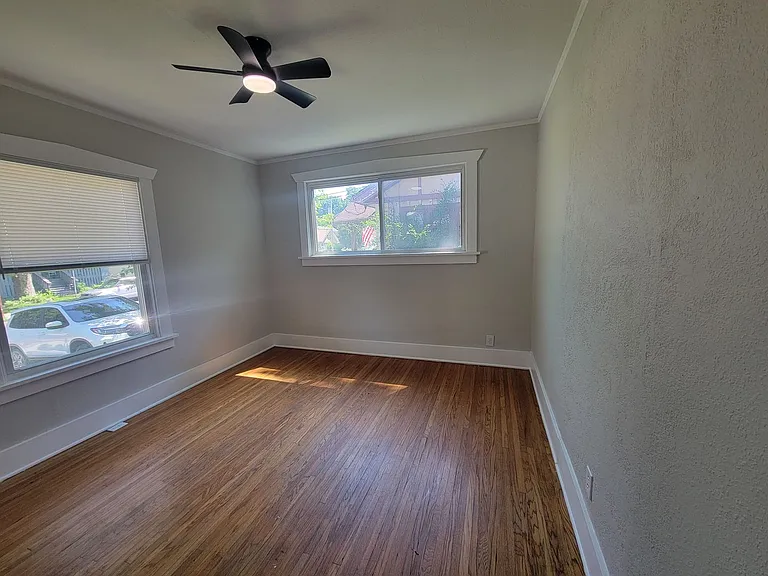 504 E Virginia Ave — Photo 3