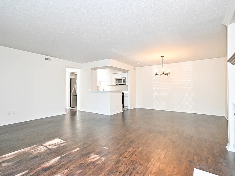 3021 Stratford Ct #1 — Photo 11