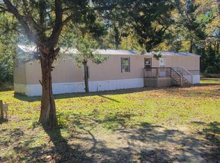 84 Peterson Hill Ave, Burgaw, NC 28425