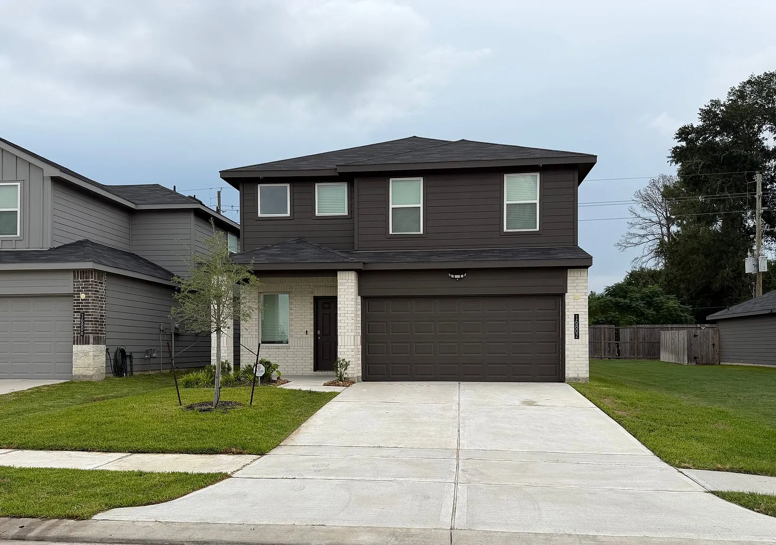 Lovely two story 5-bedroom house! — Photo 2