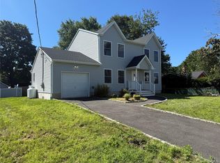 8 W Narcissus Road, Mastic Beach, NY 11951