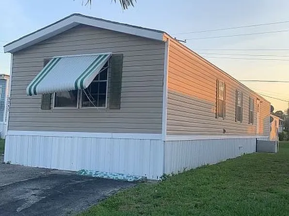 5953 Cherokee Dr, Lake Worth, FL 33463