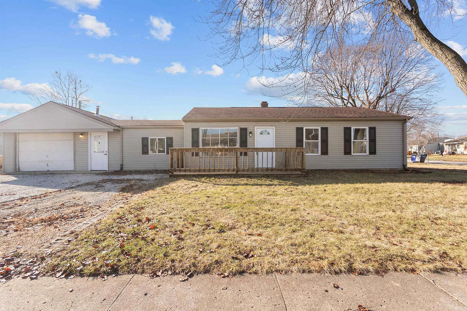 2935 N Delphos St photo 1