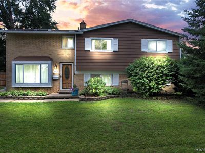 29525 Curtis Rd, Livonia, MI, 48152