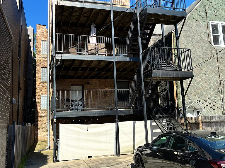 3910 N Janssen Ave #3 — Photo 2