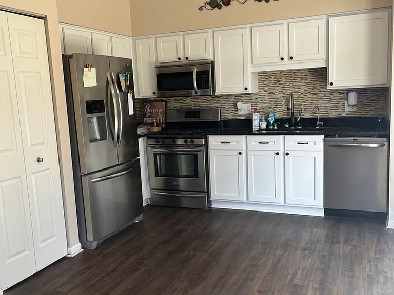 20827 W Brockton Ct — Photo 5