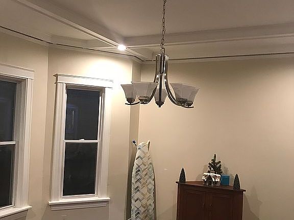 2nd image of 5061 W Sunnyside Ave