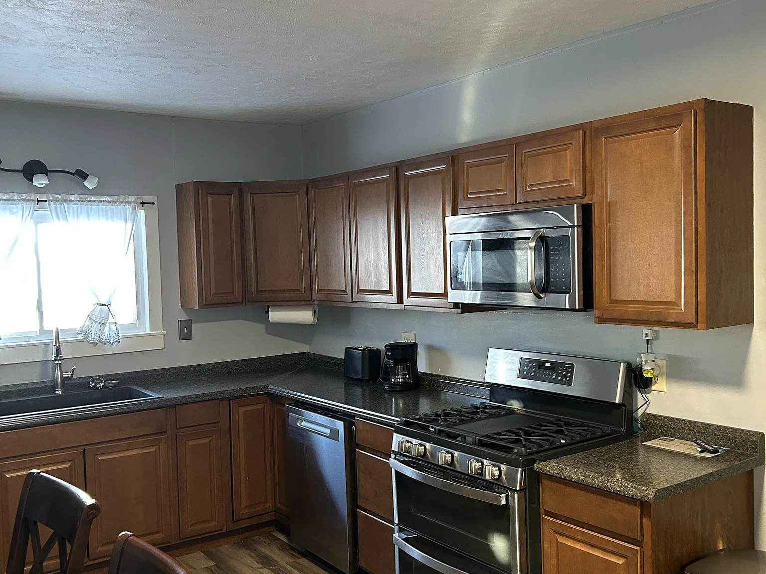 1 bed, 960 sqft, $1,750 — Photo 4