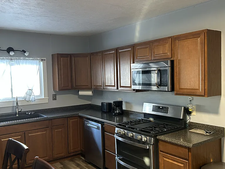 347 N Linden St #A — Photo 4