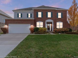 17632 Goldeneye Dr, Clinton Township, MI 48038