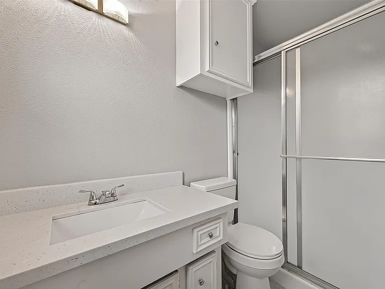 4923 Sandalwood Ave — Photo 17