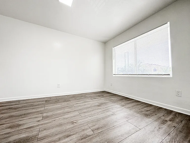 521 S Federal Hwy #6 — Photo 13