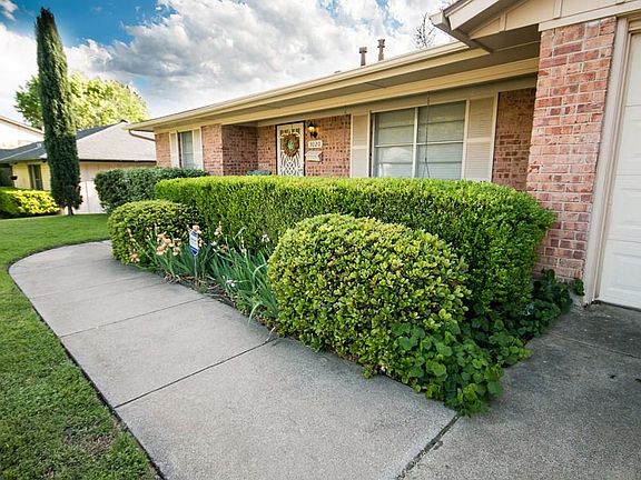 2nd image of 3020 Laredo Dr