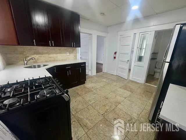 50 Harvey St — Photo 5
