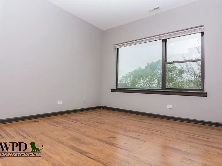 7844 S. Ellis Ave — Photo 8