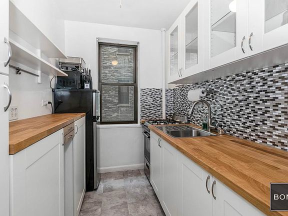 4th image of 686 2nd Ave #2B