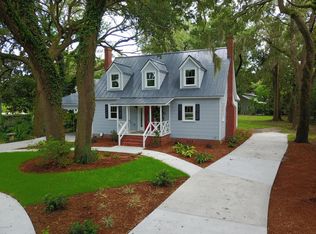 2304 Hermitage Rd, Beaufort, SC 29902