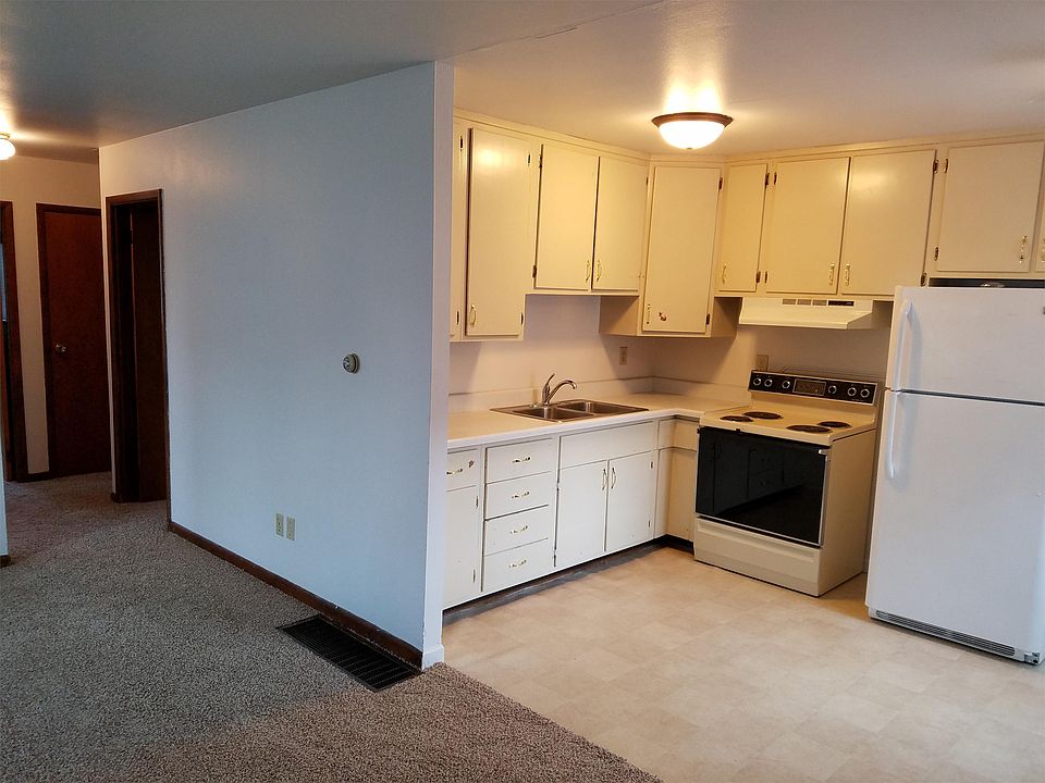1680 Oakwood - Kitchen