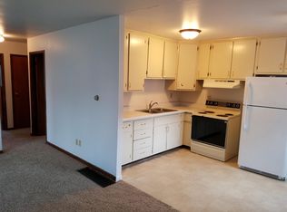 1680 Oakwood Dr, Waterloo, IA 50703