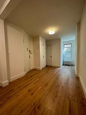 Rented by Peter R. Hungerford, LREB | media 4