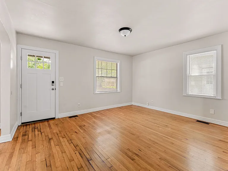 611 W Minota St — Photo 4