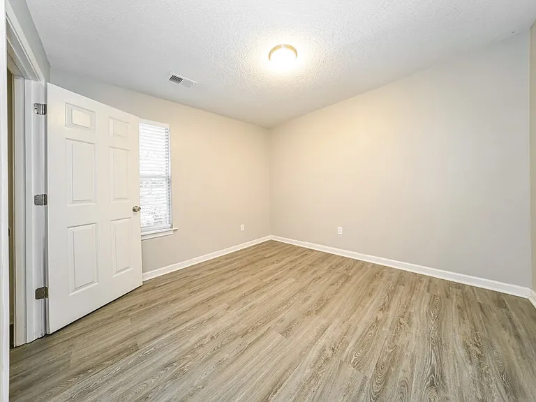 1205 Redbud Ct — Photo 13