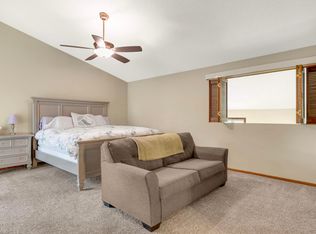 6701 W 82nd St, Bloomington, MN 55438