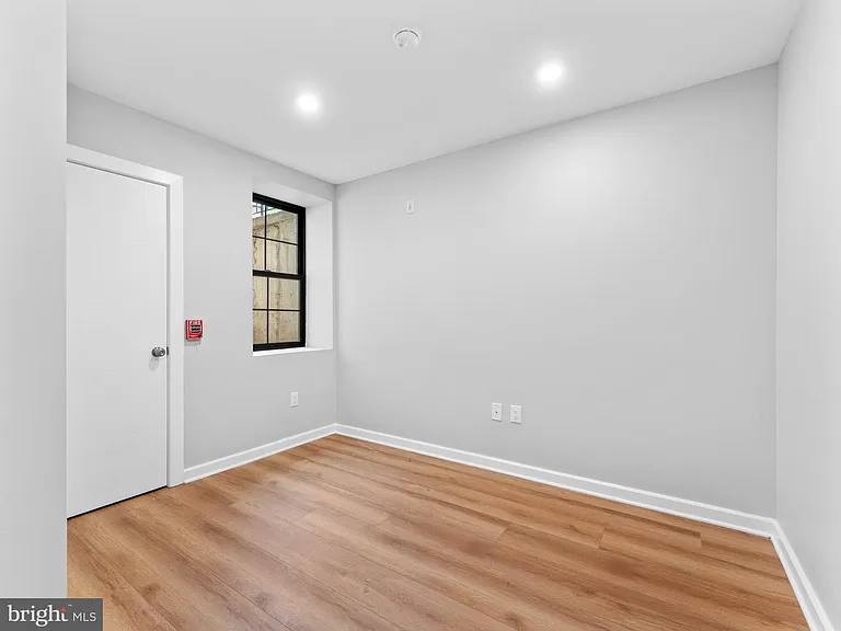 1682 N 54th St #1 — Photo 10
