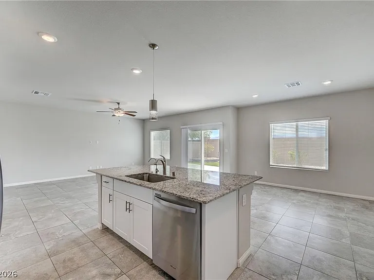 7845 Warm Winds St — Photo 4