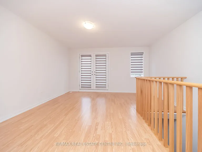 30 Lambert Ln — Photo 33