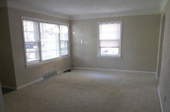4th image of 2307 Byrd Dr