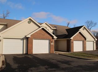 941 Park St APT 101, Oregon, WI 53575