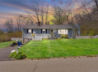 121 Twitchgrass Rd, Trumbull, CT 06611