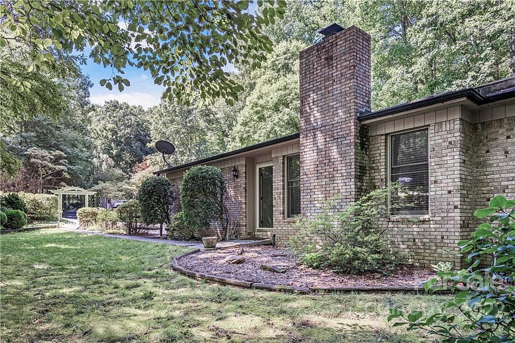 403 Haywood Knolls Dr, Hendersonville, NC 28791 Zillow