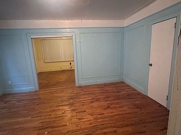 5th image of 3123 99th St