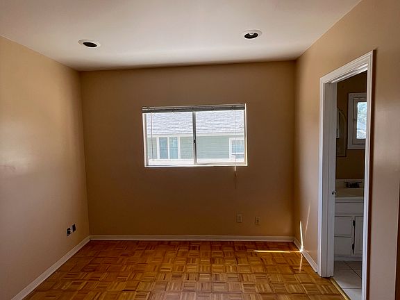 3rd image of 1120 N Hill Ave