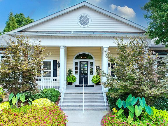 2nd image of 100 Highland Park Trl #735