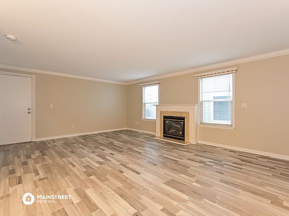 4th image of 724 29th Ave SE