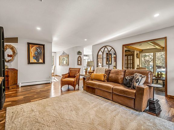 5th image of 751 Continental Dr