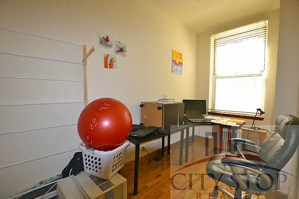 Rented by City Stop Realty | media 12