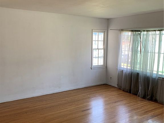 3rd image of 118 S Madison Ave