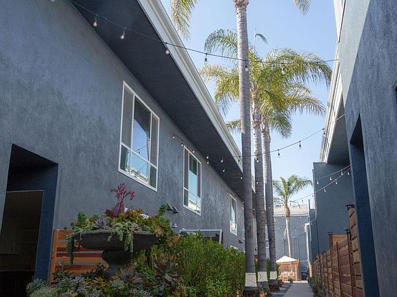 4th image of 1821 E 5th St APT 10