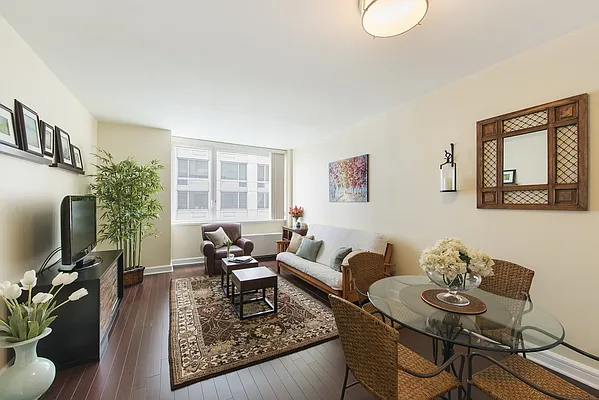 Sold by Nest Seekers International | media 2
