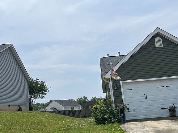 3rd image of 110 Corinth Dr