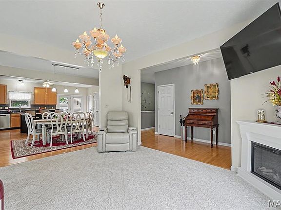 5th image of 579 Misty Mountain Dr