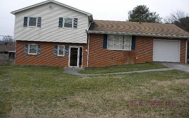 1st image of 5918 Village Ln