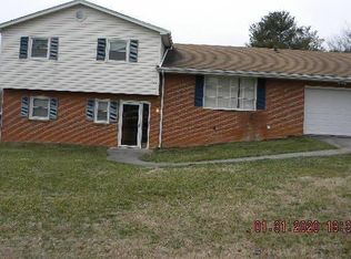 5918 Village Ln, Roanoke, VA 24019