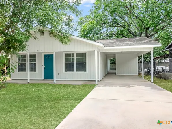1037 N Guadalupe St, Seguin, TX 78155