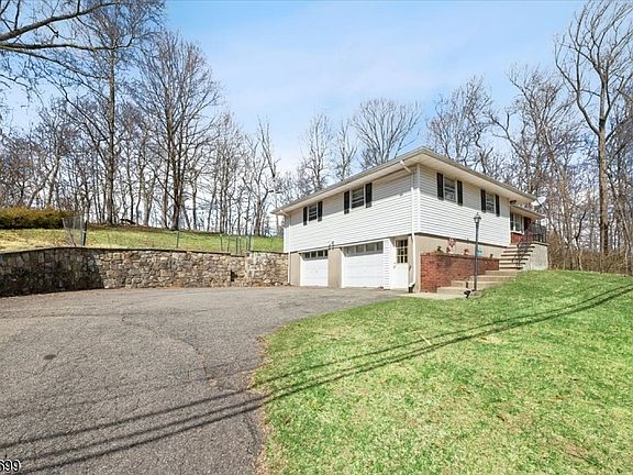 4th image of 105 Andover Sparta Rd